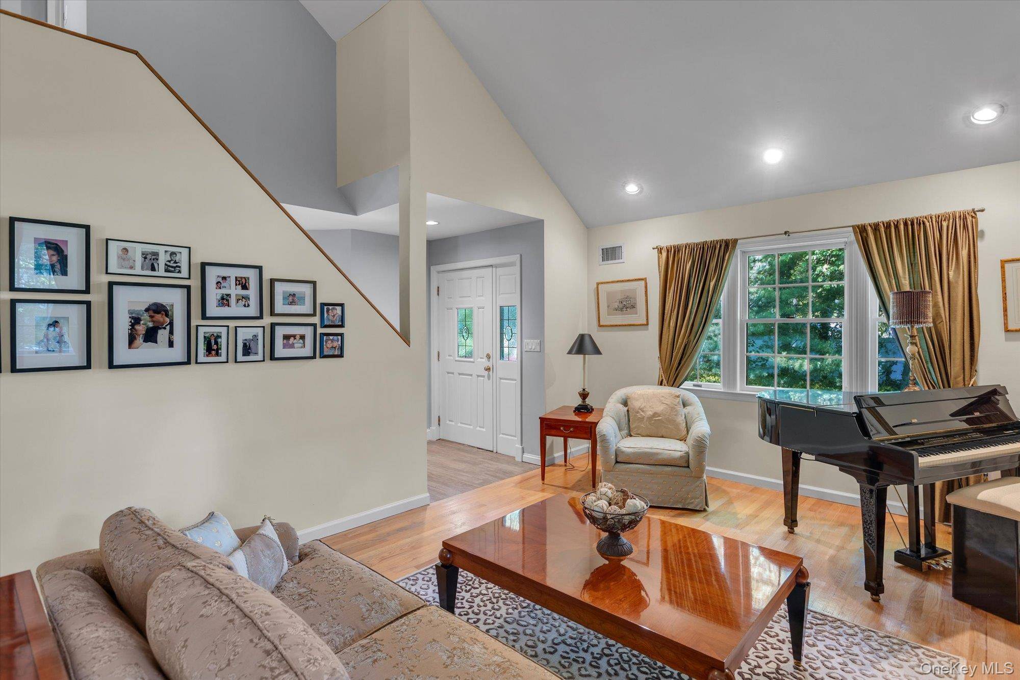 Casa de 3 Dormitorios en Venta en Huntington Station - Nueva York - EE. UU. - 4
