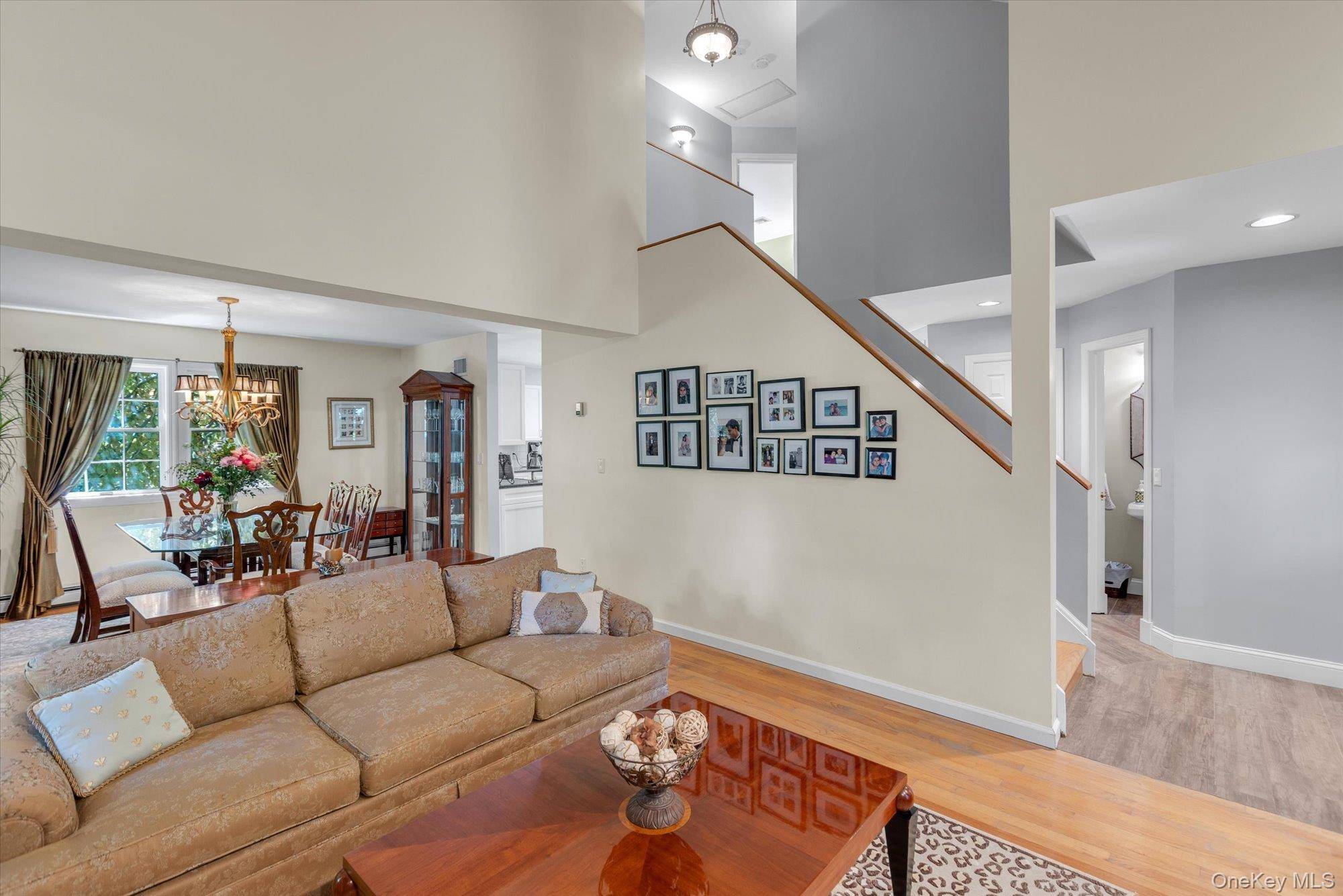 Casa de 3 Dormitorios en Venta en Huntington Station - Nueva York - EE. UU. - 7