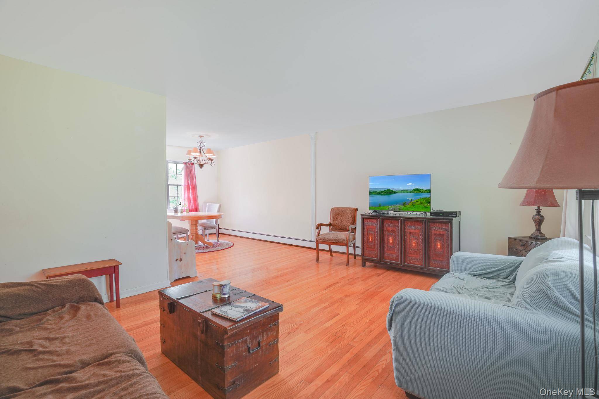 Casa com 3 Quartos à Venda em Hyde Park - Nova Iorque - EUA - 8