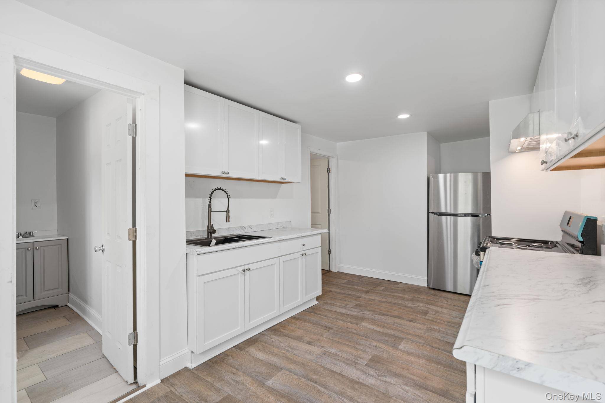 Casa com 3 Quartos à Venda em Hyde Park - Nova Iorque - EUA - 8