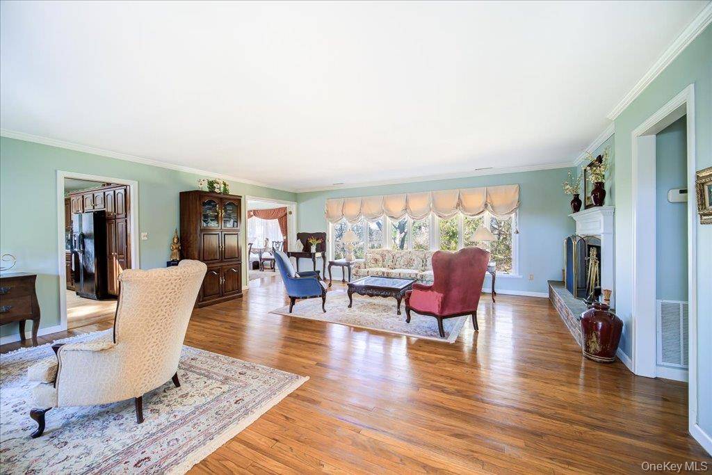 Casa de 3 Dormitorios en Venta en Hyde Park - Nueva York - EE. UU. - 8