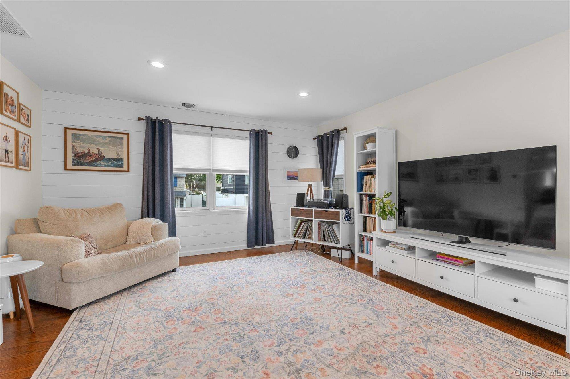 Casa de 3 Dormitorios en Venta en Island Park - Nueva York - EE. UU. - 3