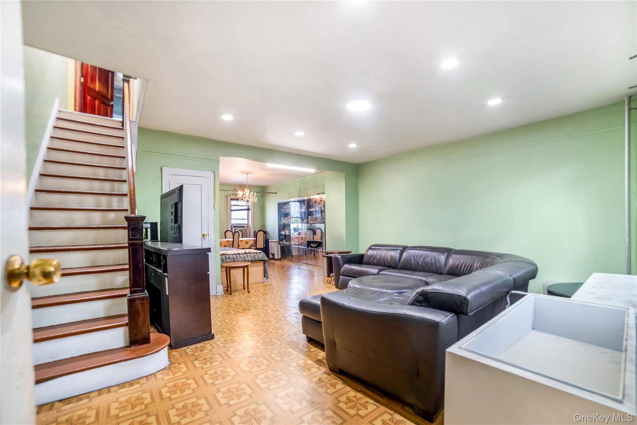 Casa de 3 Dormitorios en Venta en Jackson Heights - Nueva York - EE. UU. - 2