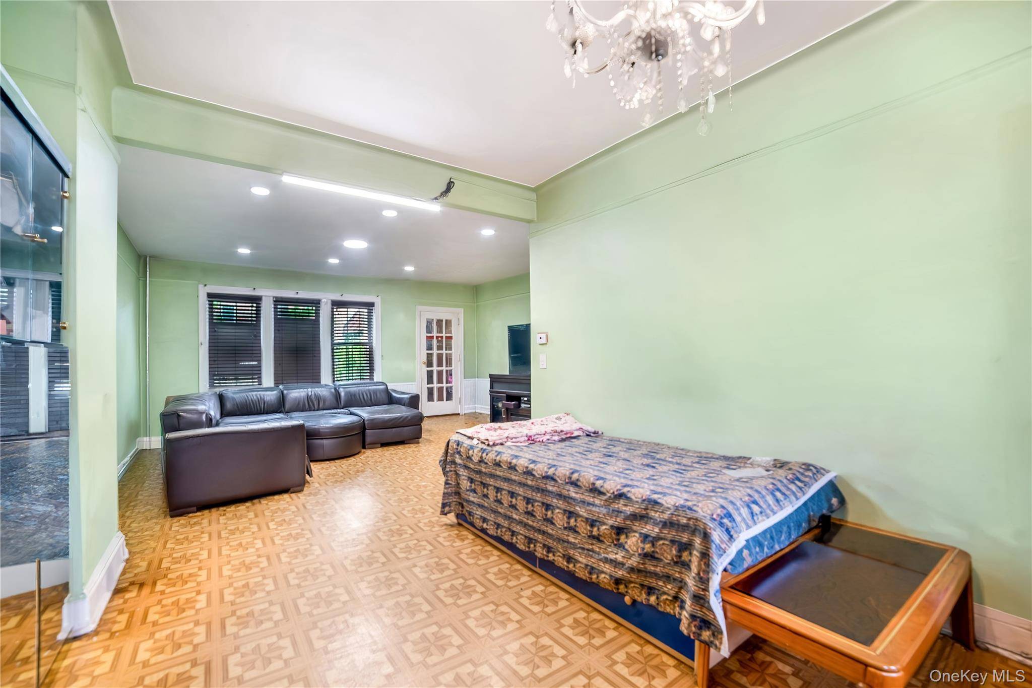 Casa de 3 Dormitorios en Venta en Jackson Heights - Nueva York - EE. UU. - 6