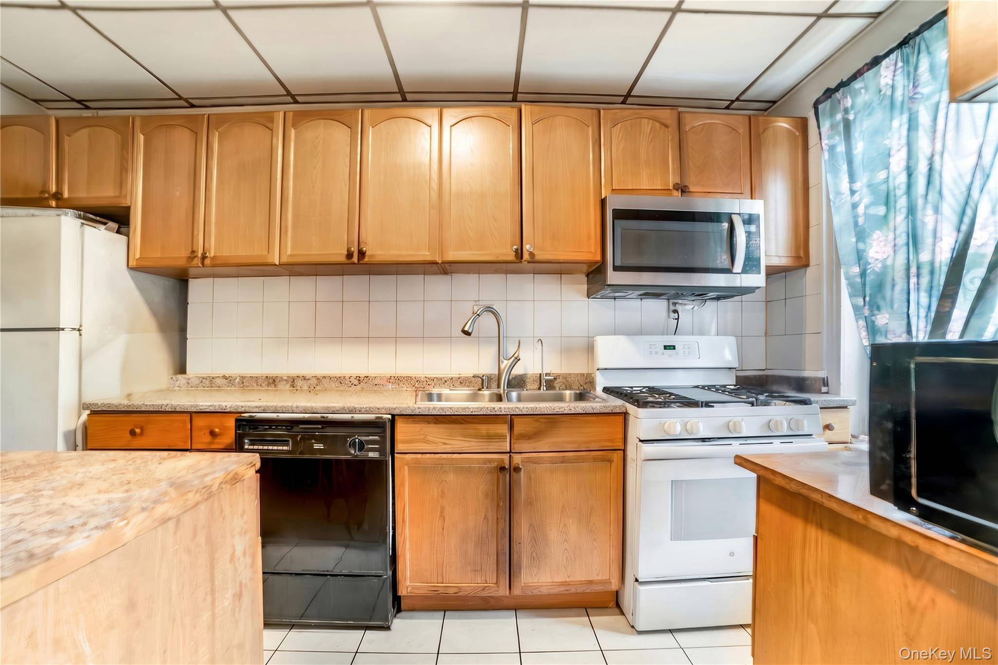 Casa de 3 Dormitorios en Venta en Jackson Heights - Nueva York - EE. UU. - 7