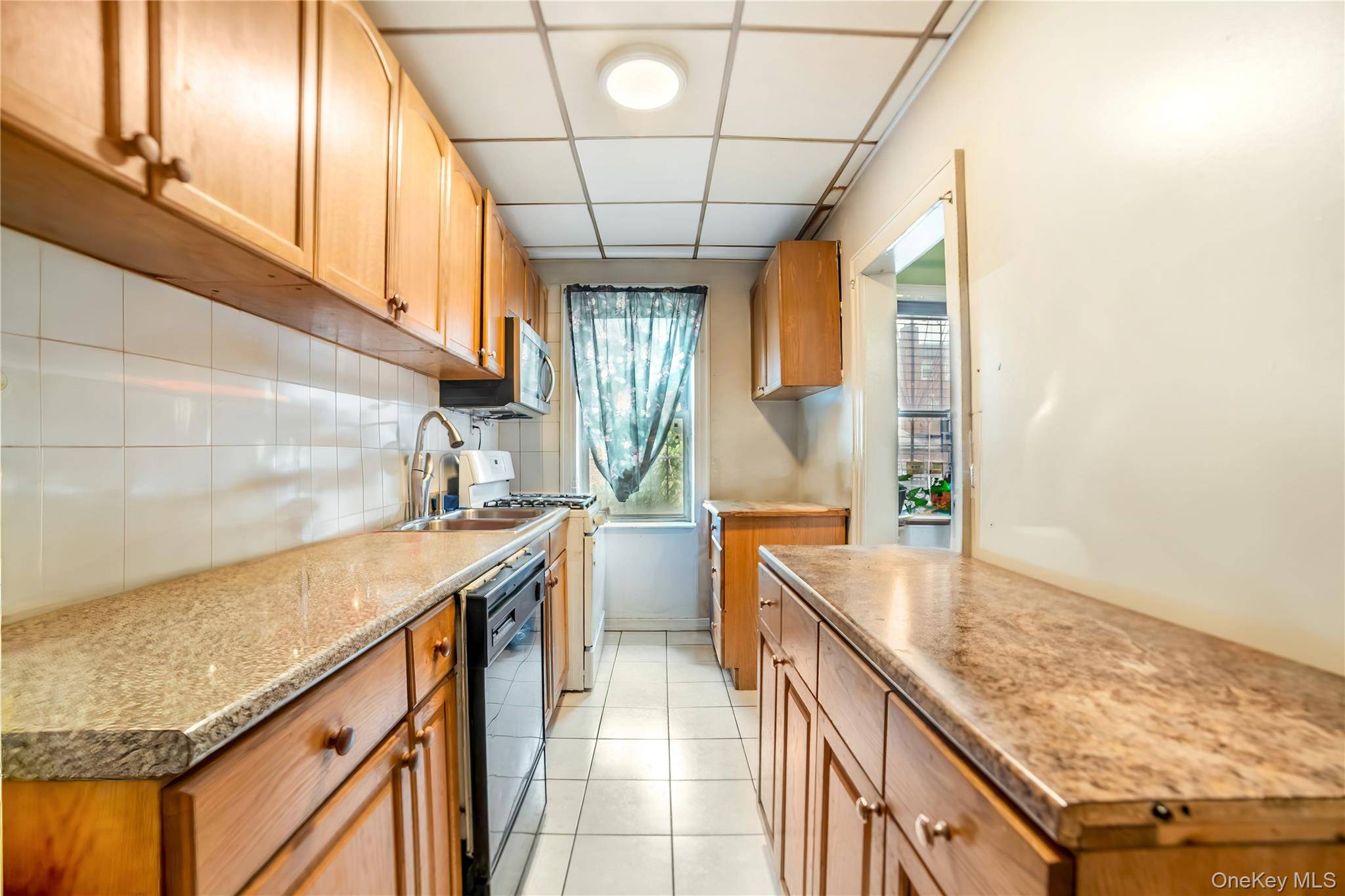 Casa de 3 Dormitorios en Venta en Jackson Heights - Nueva York - EE. UU. - 8