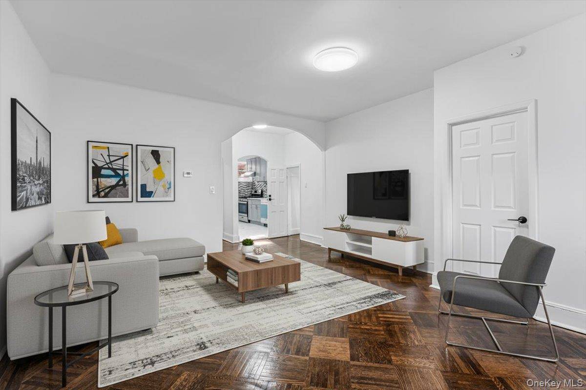 Casa com 3 Quartos à Venda em Jamaica Hills - Nova Iorque - EUA - 1