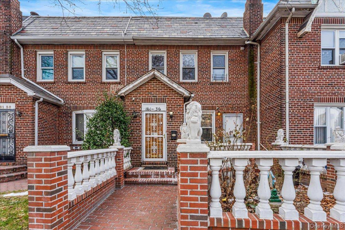 Casa com 3 Quartos à Venda em Jamaica Hills - Nova Iorque - EUA - 2