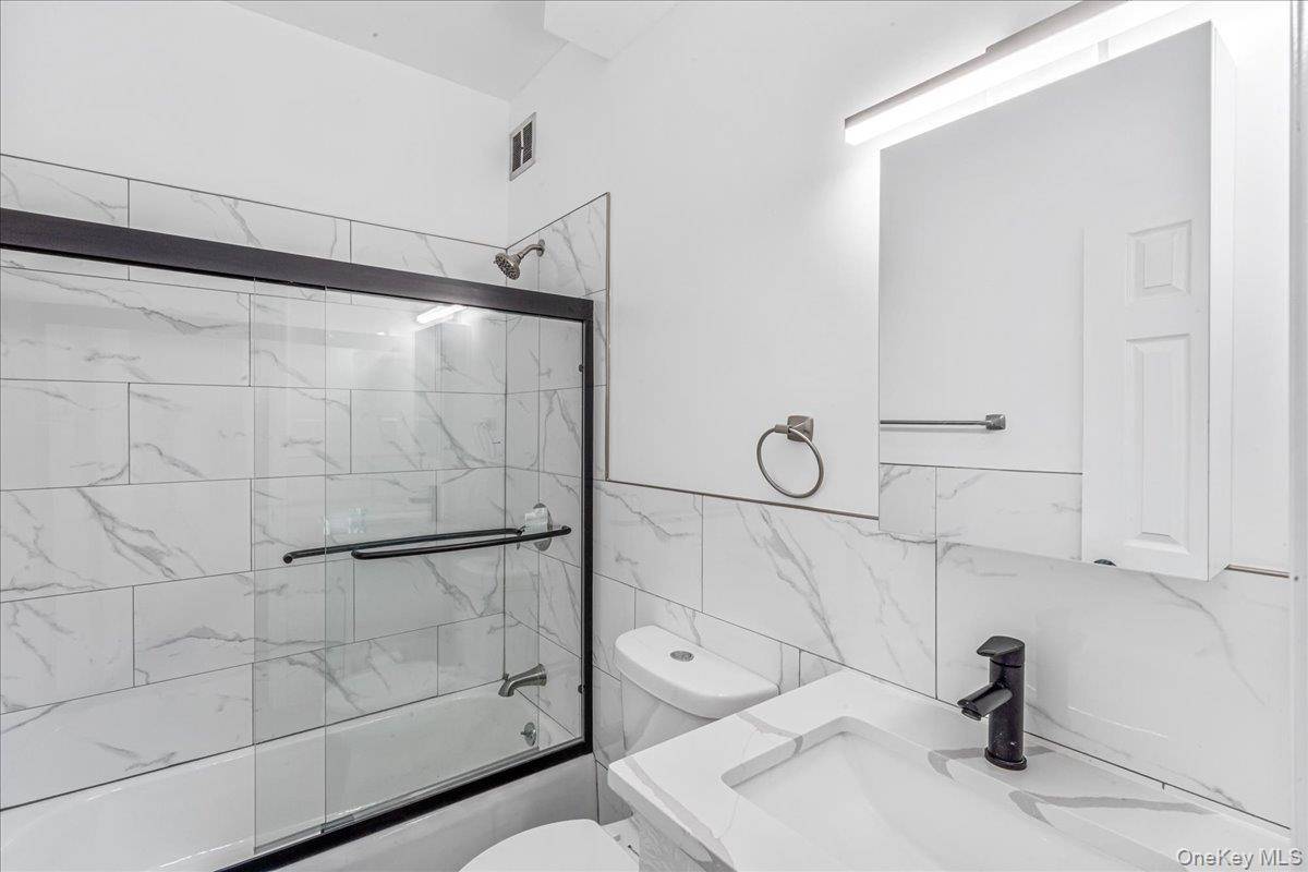 Casa com 3 Quartos à Venda em Jamaica Hills - Nova Iorque - EUA - 5