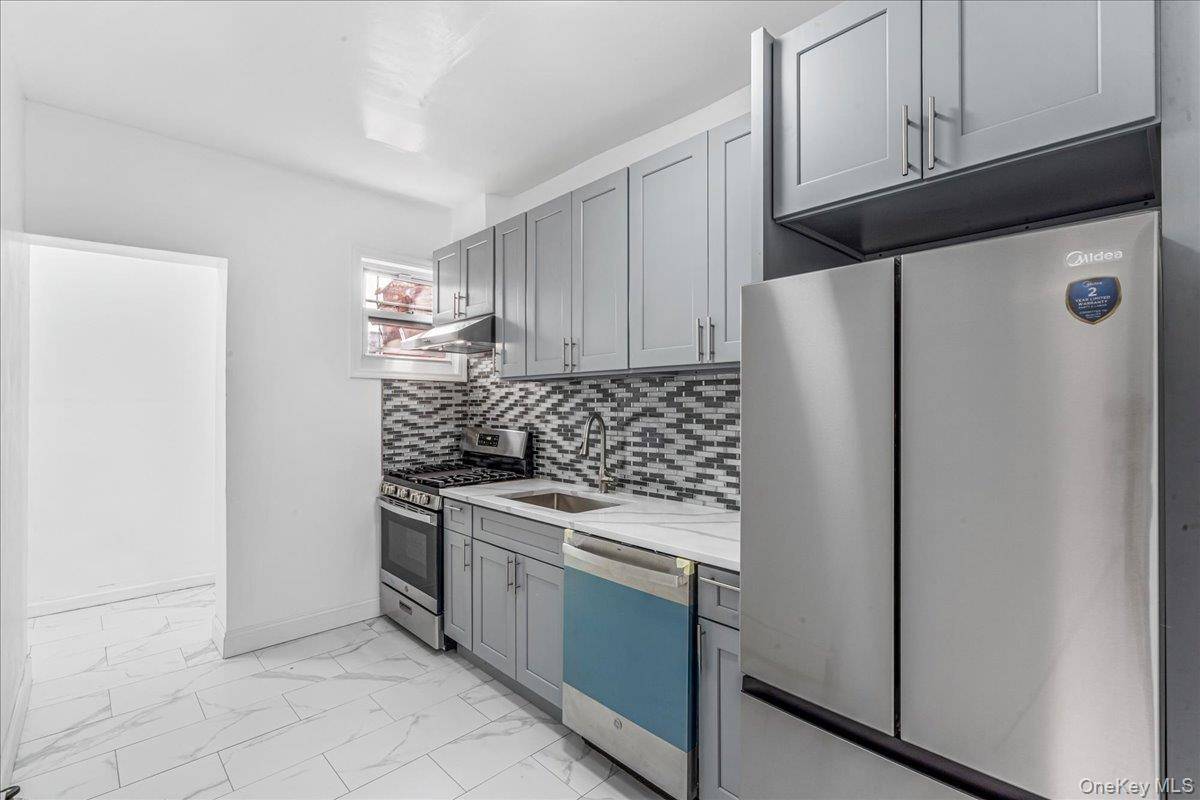 Casa com 3 Quartos à Venda em Jamaica Hills - Nova Iorque - EUA - 6