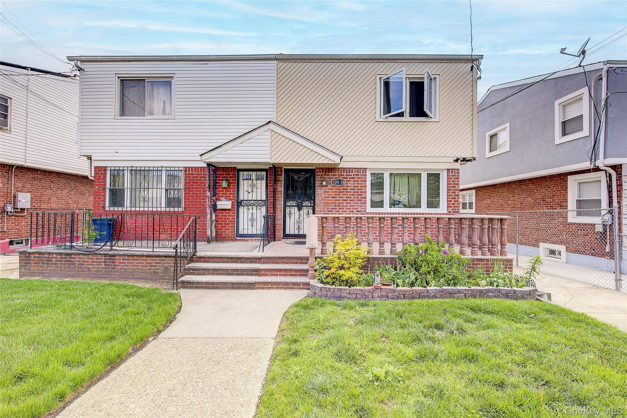 Casa de 3 Dormitorios en Venta en Jamaica - Nueva York - EE. UU. - 1