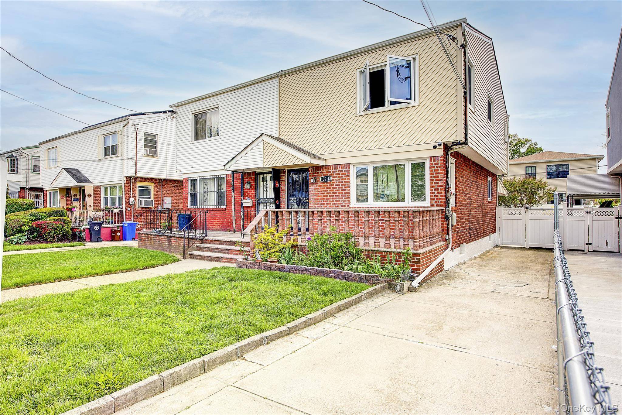 Casa de 3 Dormitorios en Venta en Jamaica - Nueva York - EE. UU. - 2