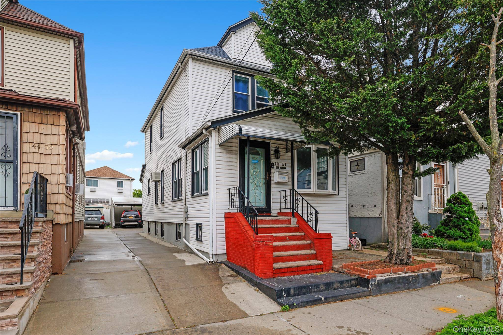 3 Bedroom Home for Sale in Jamaica - New York - USA - 2