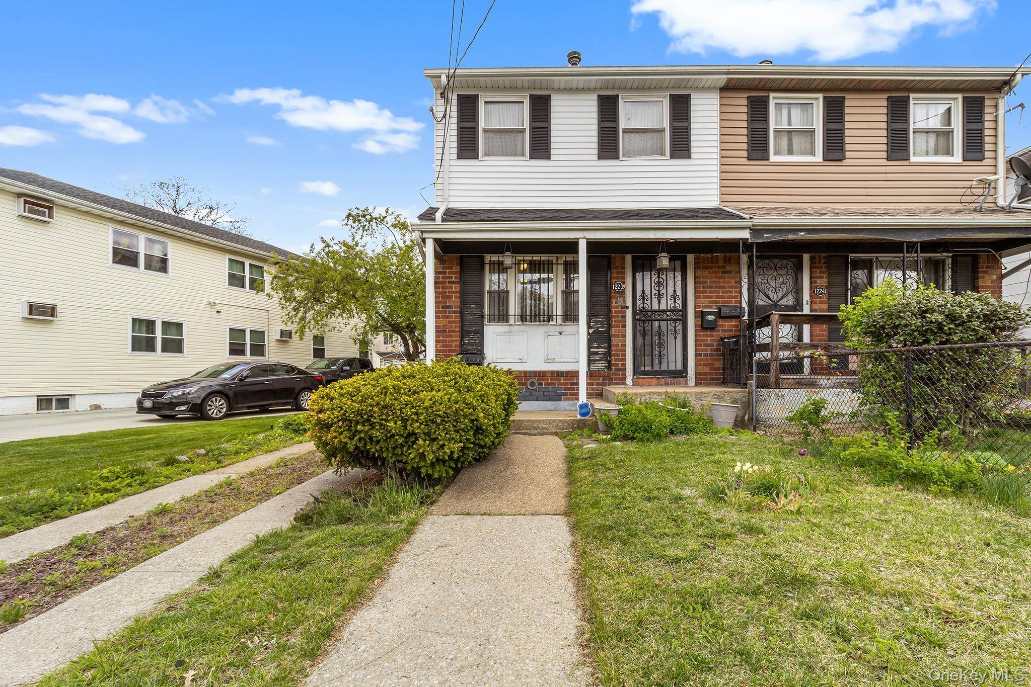 Casa de 3 Dormitorios en Venta en Jamaica - Nueva York - EE. UU. - 1