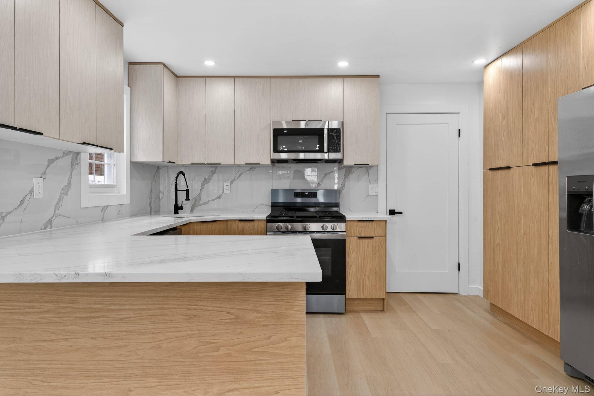 Casa de 3 Dormitorios en Venta en Jamaica - Nueva York - EE. UU. - 1