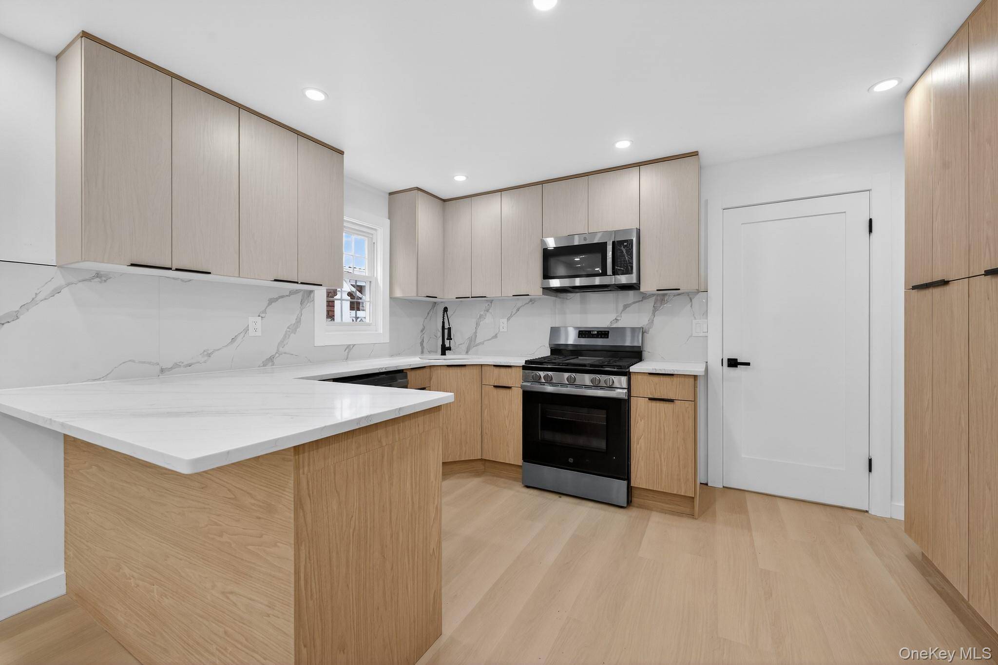 Casa de 3 Dormitorios en Venta en Jamaica - Nueva York - EE. UU. - 2