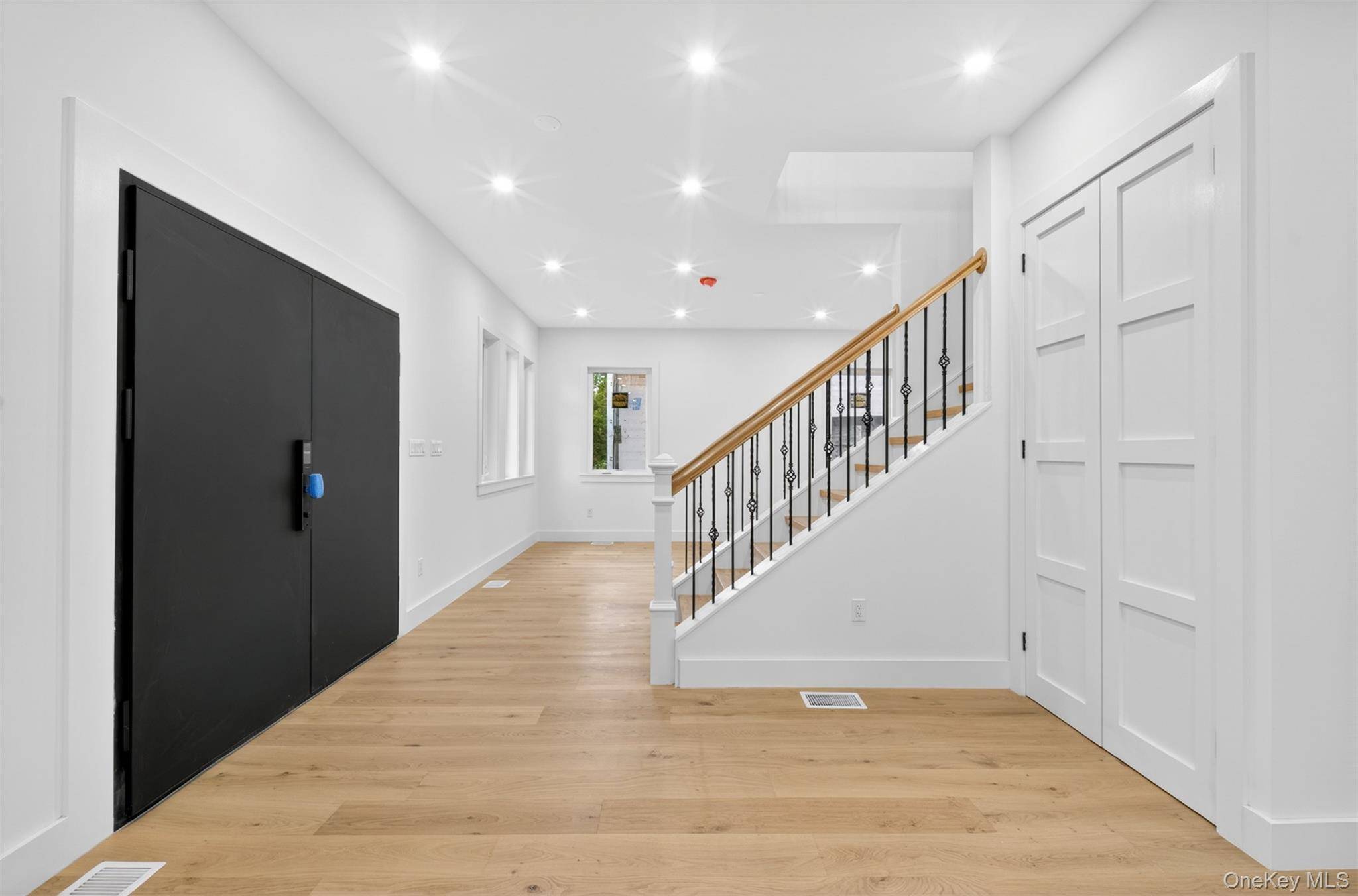 3 Bedroom Home for Sale in Jamaica - New York - USA - 2