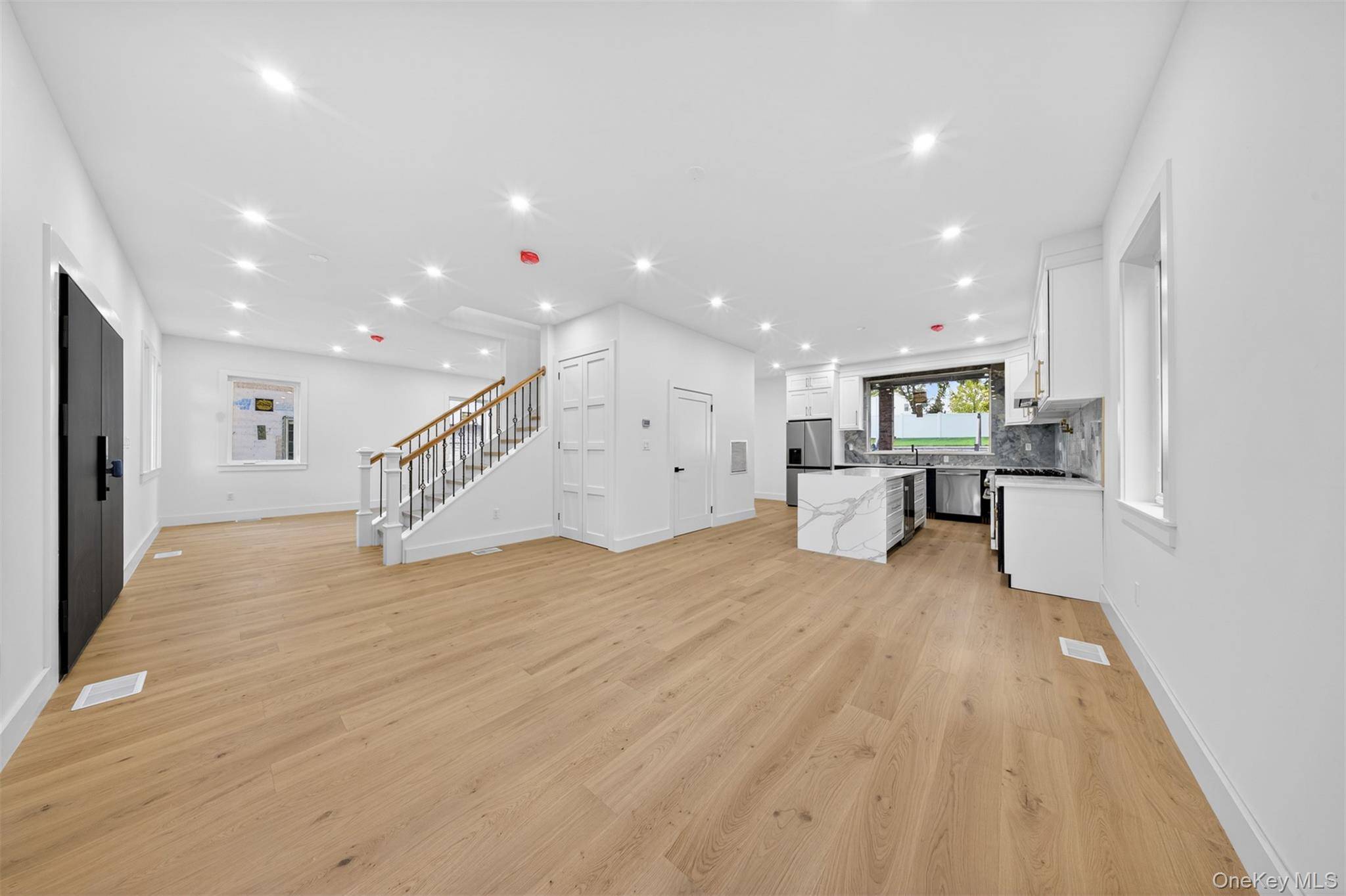 3 Bedroom Home for Sale in Jamaica - New York - USA - 7