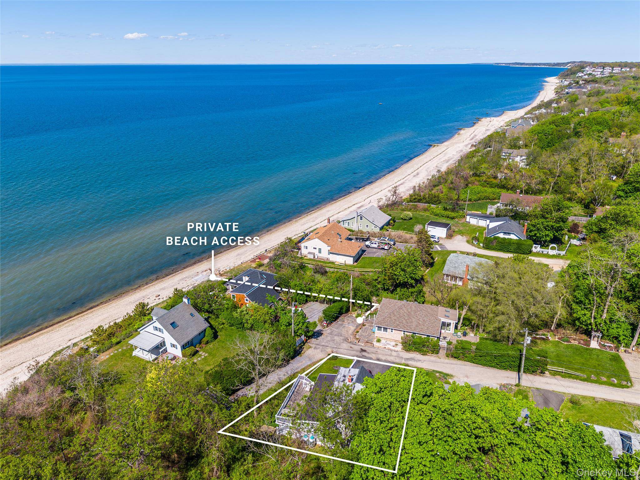 3 Bedroom Home for Sale in Jamesport - New York - USA - 2