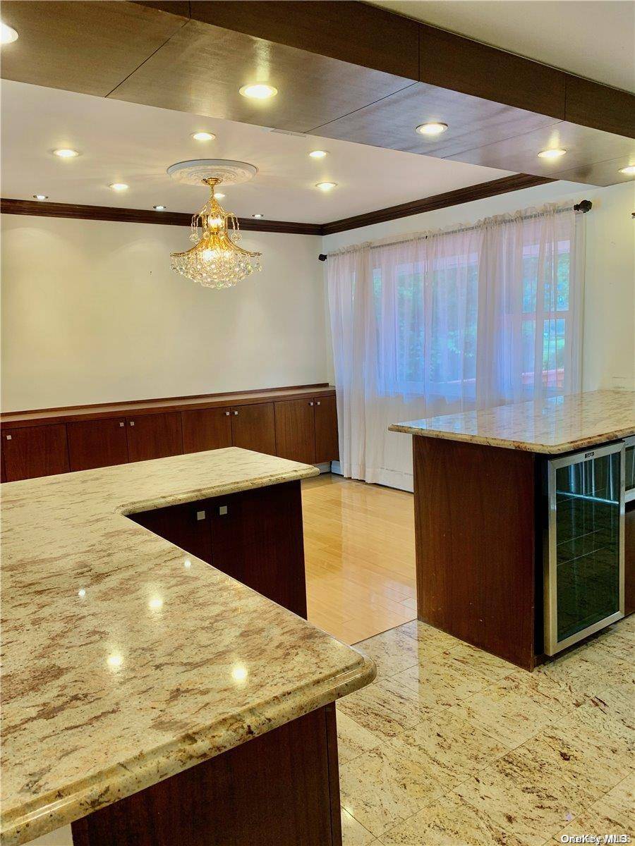 3 Bedroom Home for Sale in Jericho - New York - USA - 3