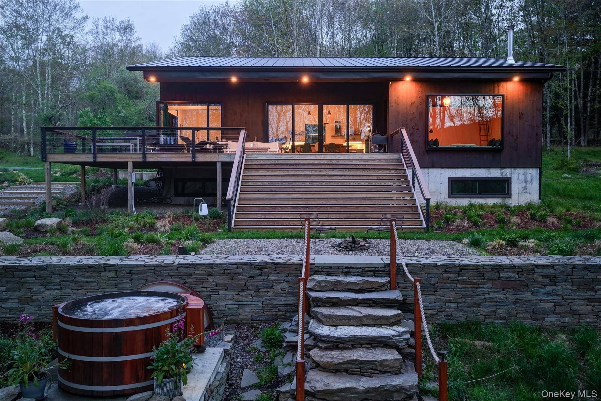 Casa de 3 Dormitorios en Venta en Kenoza Lake - Nueva York - EE. UU. - 2
