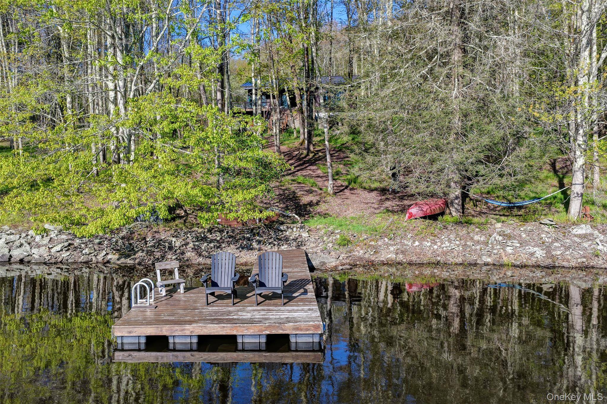 Casa de 3 Dormitorios en Venta en Kenoza Lake - Nueva York - EE. UU. - 4