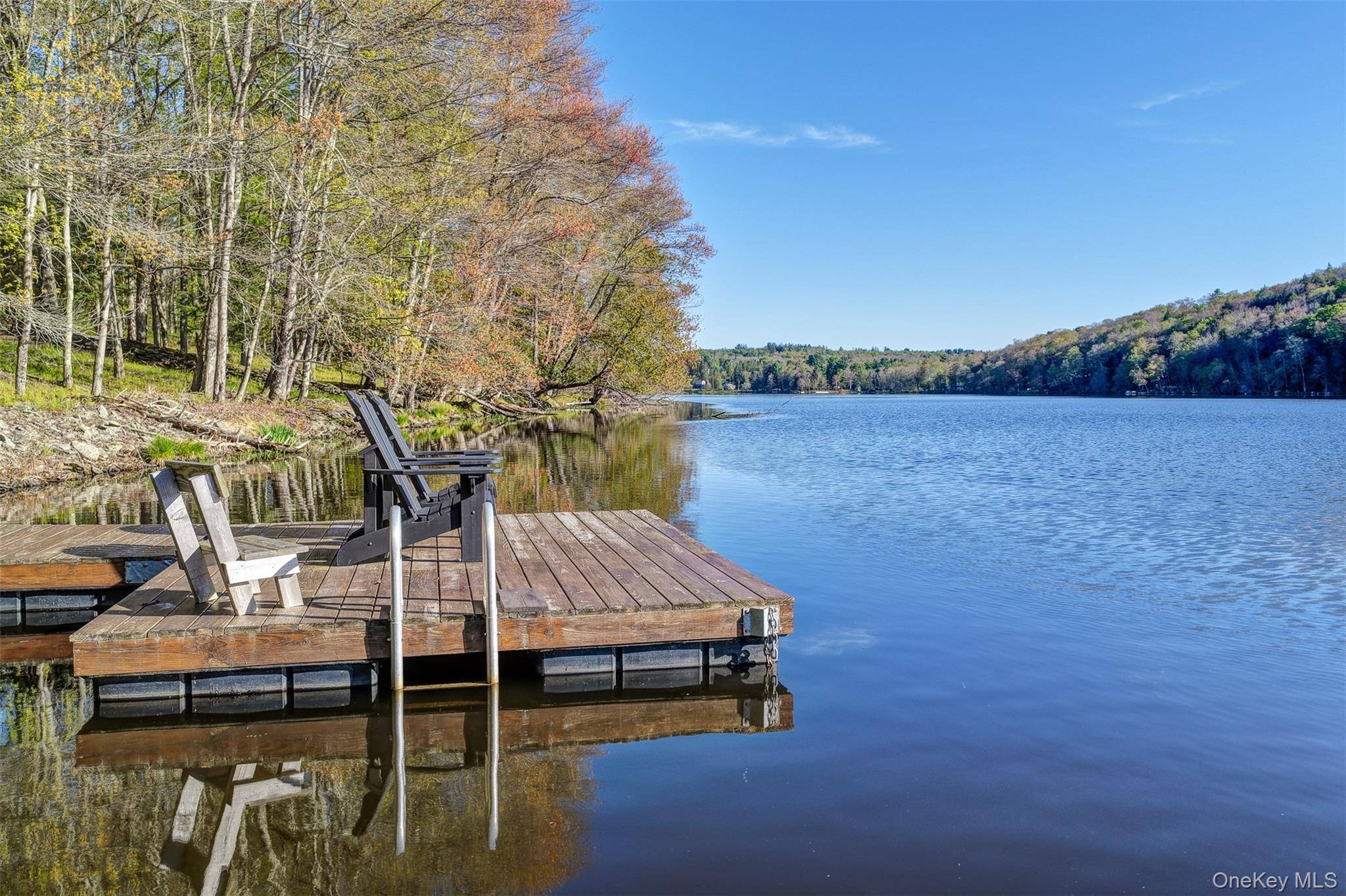 Casa de 3 Dormitorios en Venta en Kenoza Lake - Nueva York - EE. UU. - 5