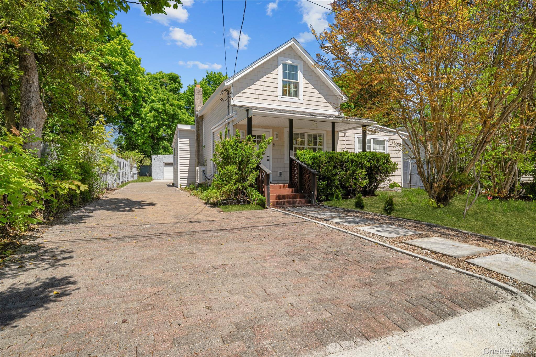 Casa de 3 Dormitorios en Venta en Kings Park - Nueva York - EE. UU. - 1