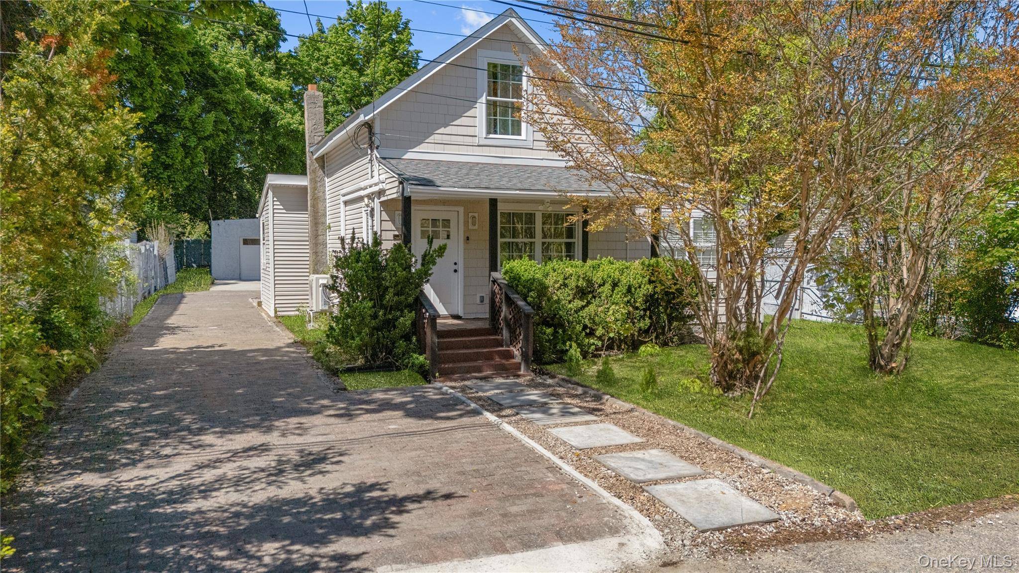 Casa de 3 Dormitorios en Venta en Kings Park - Nueva York - EE. UU. - 2