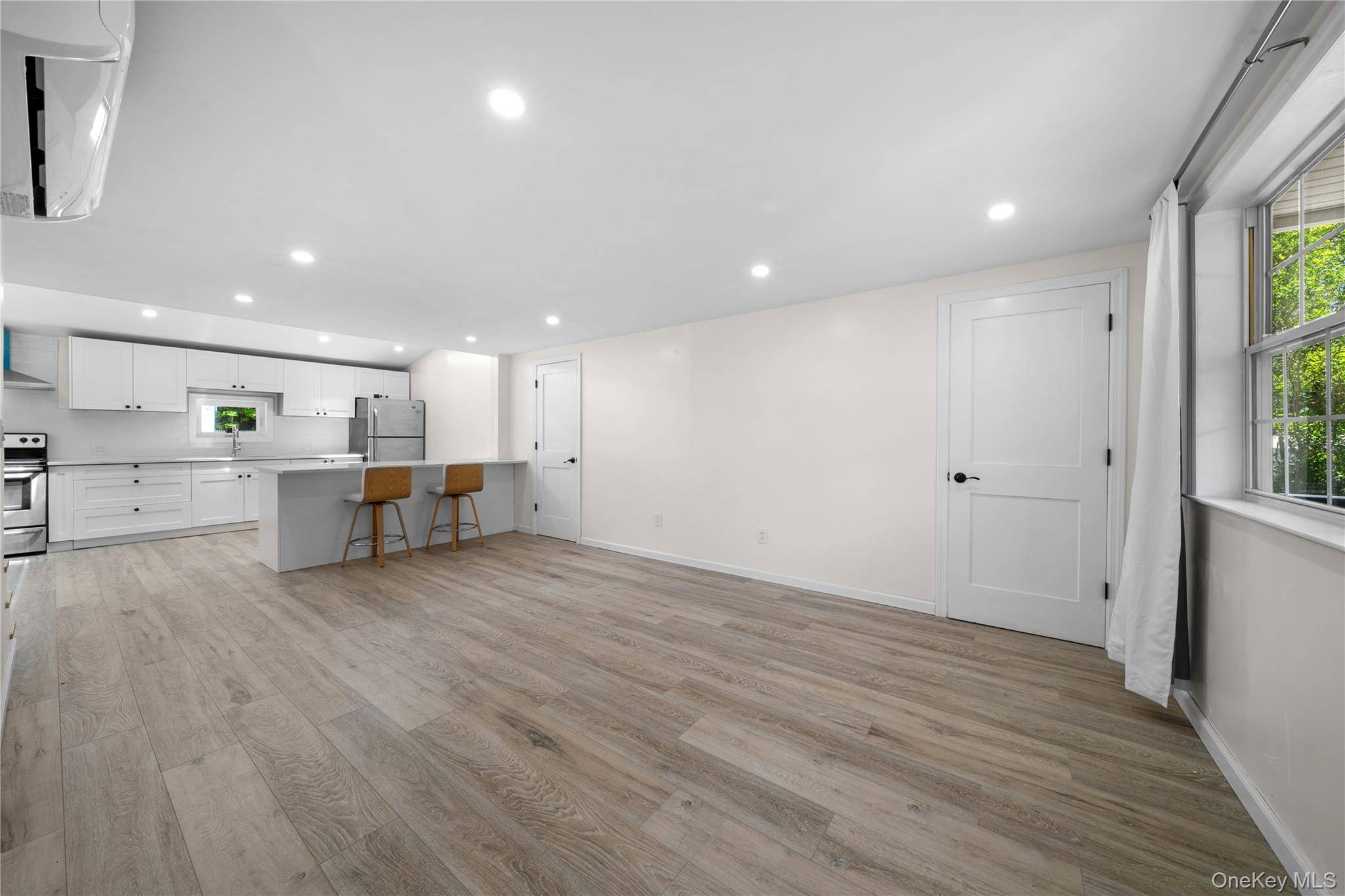 Casa de 3 Dormitorios en Venta en Kings Park - Nueva York - EE. UU. - 6