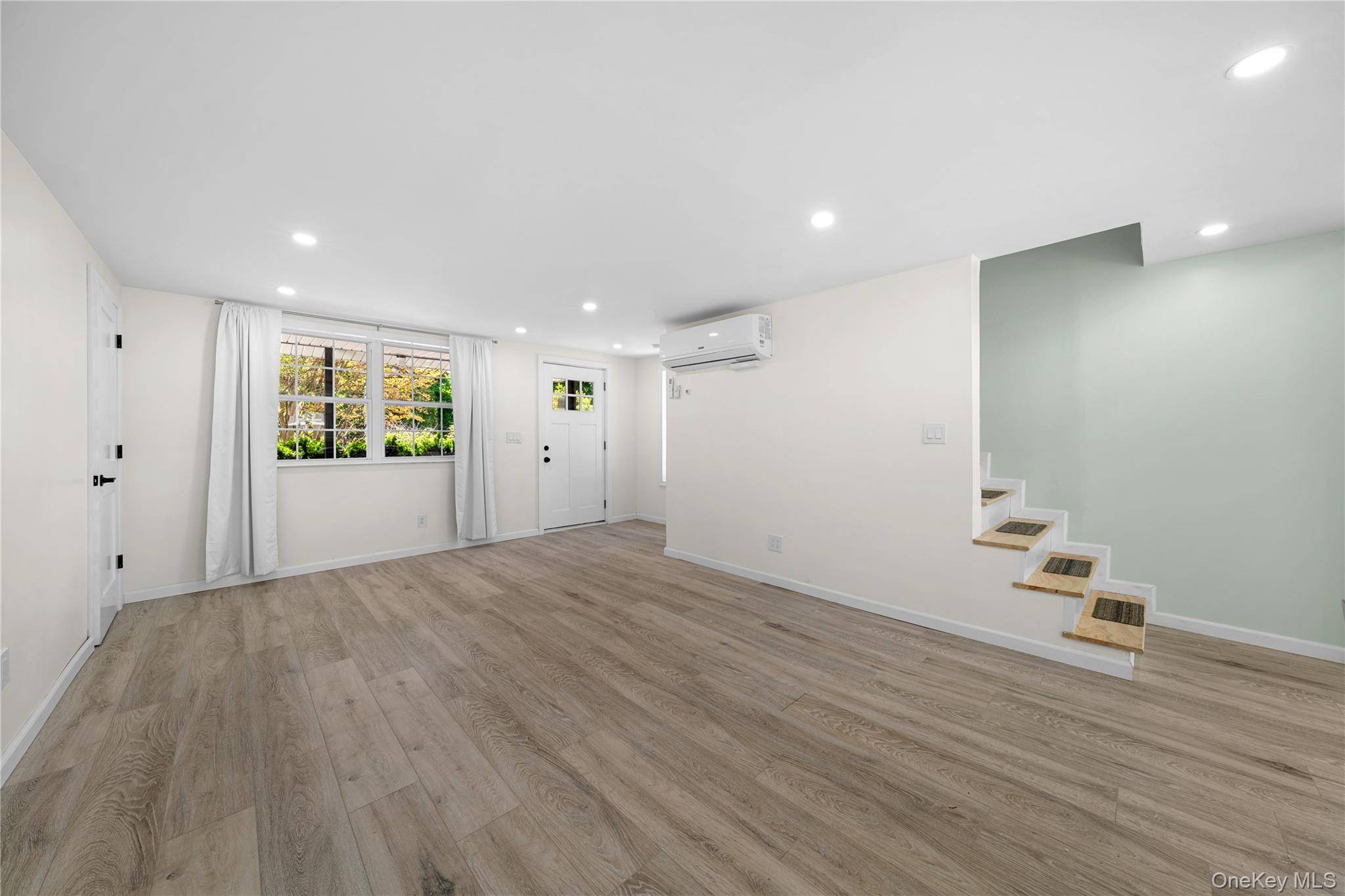 Casa de 3 Dormitorios en Venta en Kings Park - Nueva York - EE. UU. - 8