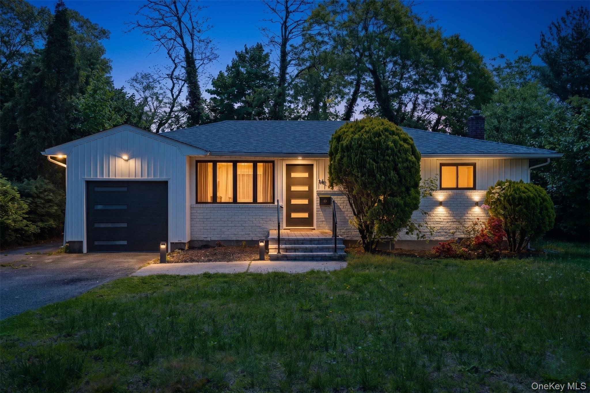 Casa de 3 Dormitorios en Venta en Kings Park - Nueva York - EE. UU. - 1