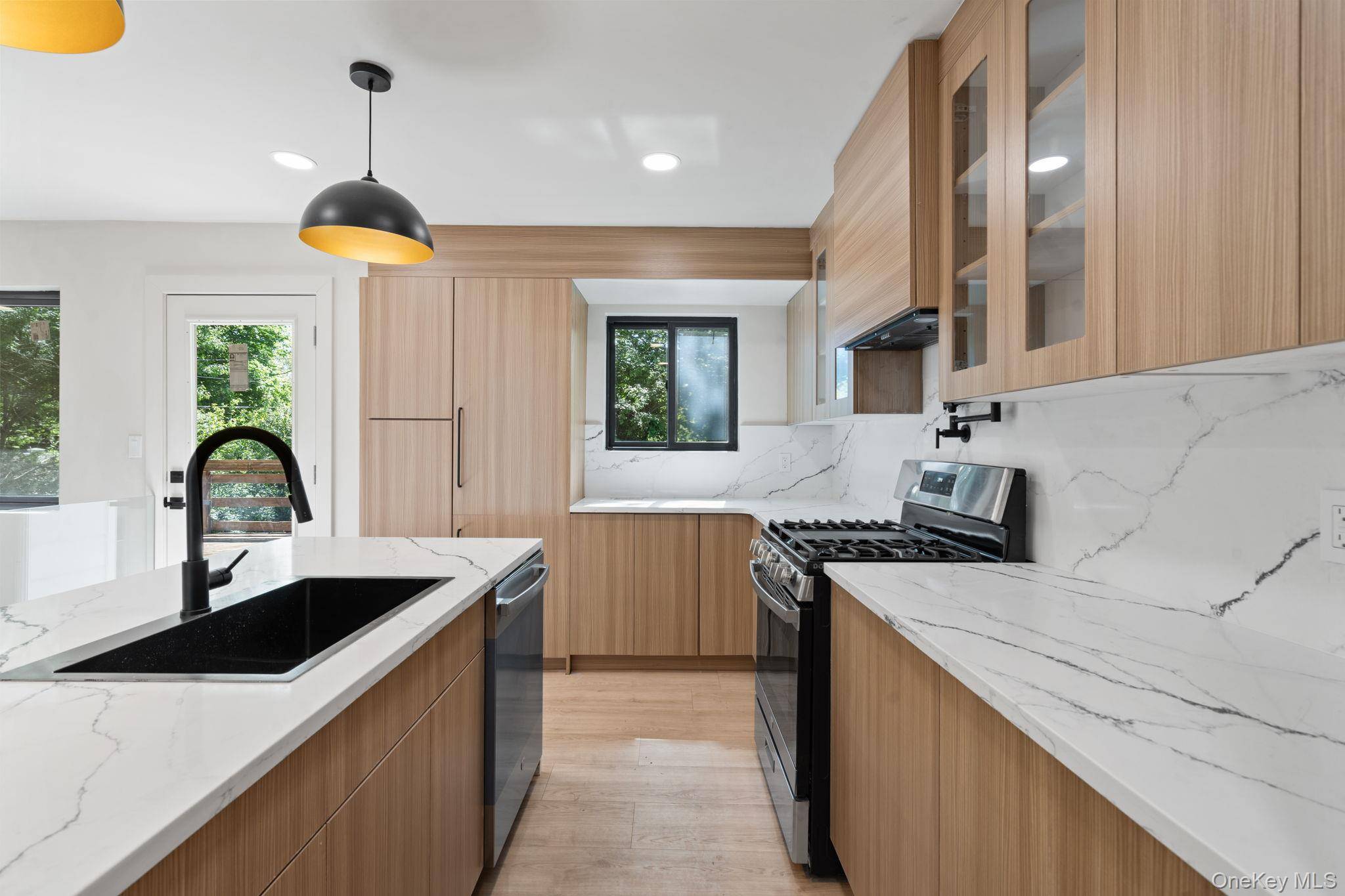 Casa de 3 Dormitorios en Venta en Kings Park - Nueva York - EE. UU. - 2