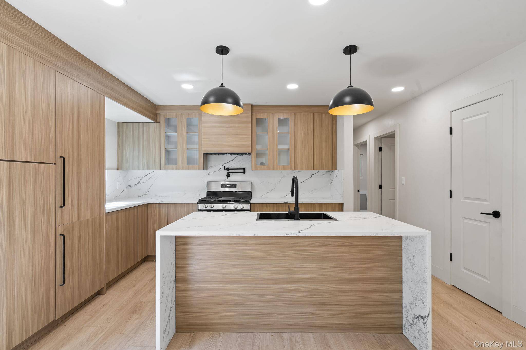 Casa de 3 Dormitorios en Venta en Kings Park - Nueva York - EE. UU. - 3