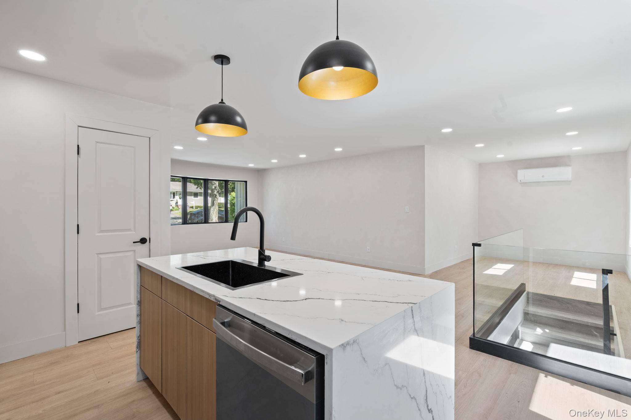 Casa de 3 Dormitorios en Venta en Kings Park - Nueva York - EE. UU. - 7