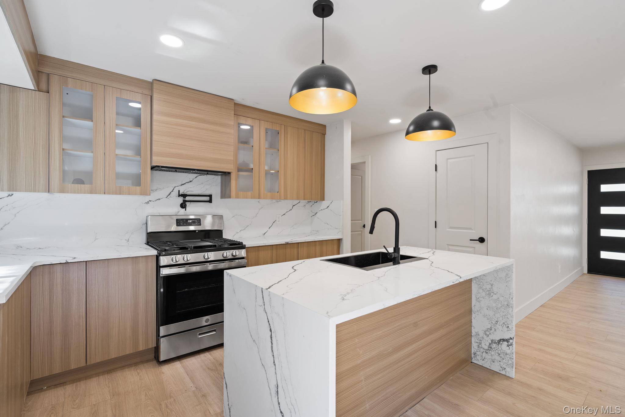 Casa de 3 Dormitorios en Venta en Kings Park - Nueva York - EE. UU. - 8