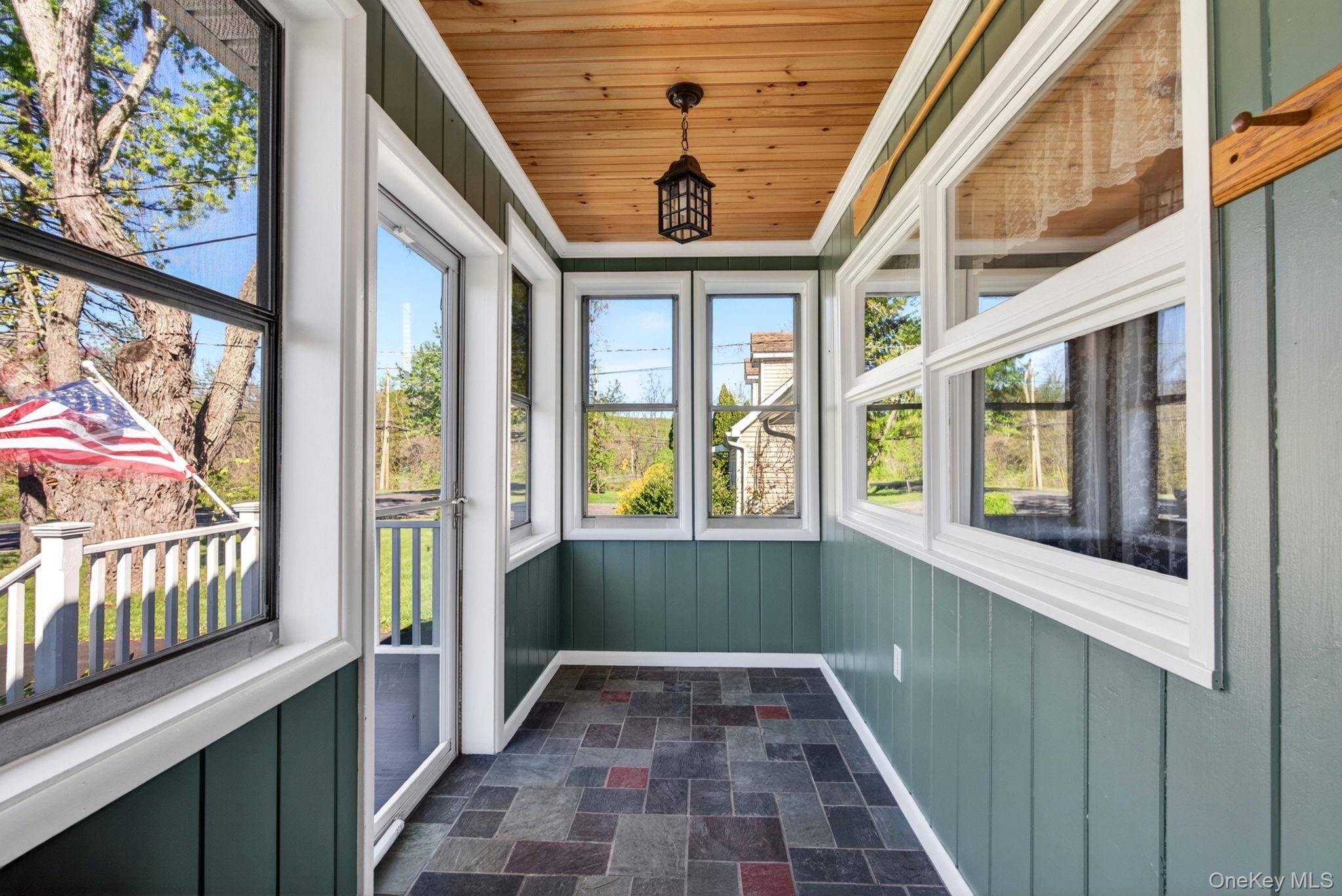 Casa de 3 Dormitorios en Venta en Lake Katrine - Nueva York - EE. UU. - 6