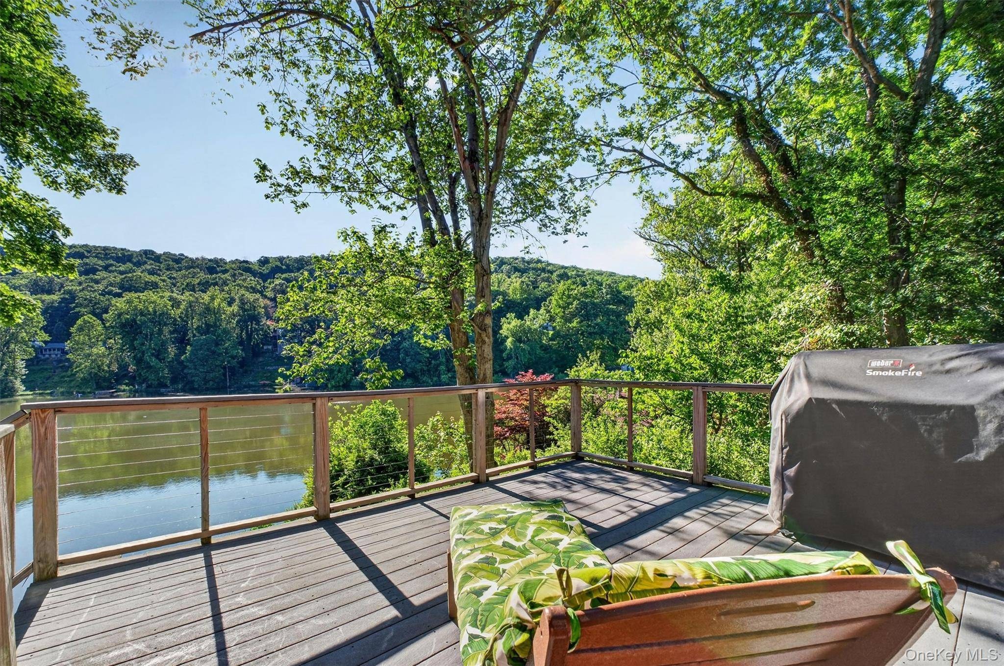 Casa com 3 Quartos à Venda em Lake Peekskill - Nova Iorque - EUA - 2