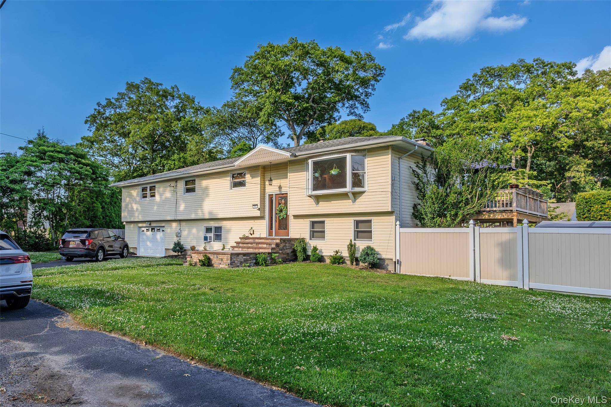 Maison de 3 Chambres à Vendre à Lake Ronkonkoma, New York, États-Unis - 4