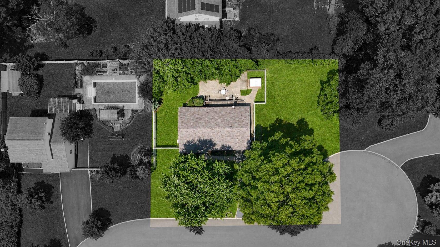 Maison de 3 Chambres à Vendre à Lake Ronkonkoma, New York, États-Unis - 4