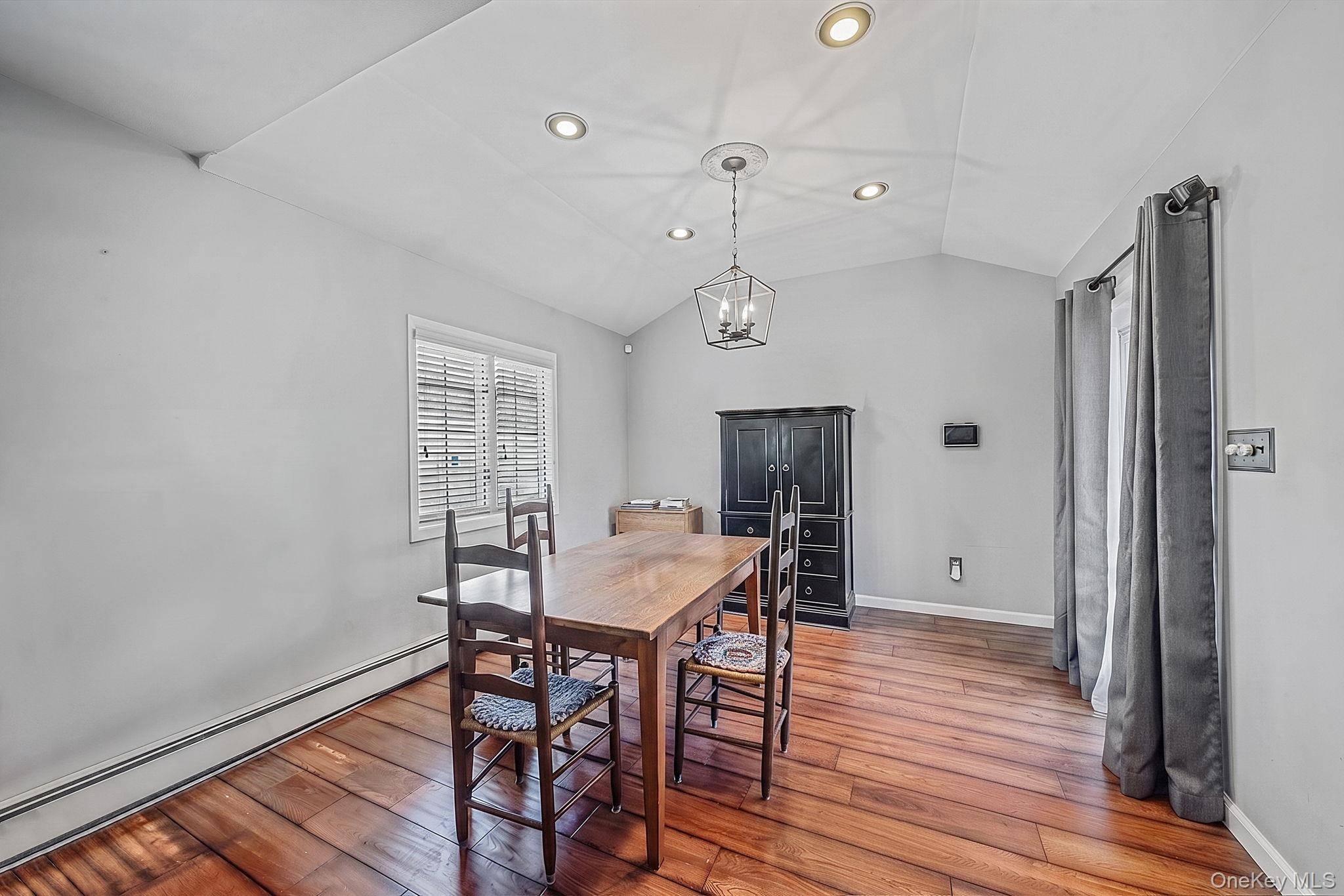 Maison de 3 Chambres à Vendre à Lake Ronkonkoma, New York, États-Unis - 5