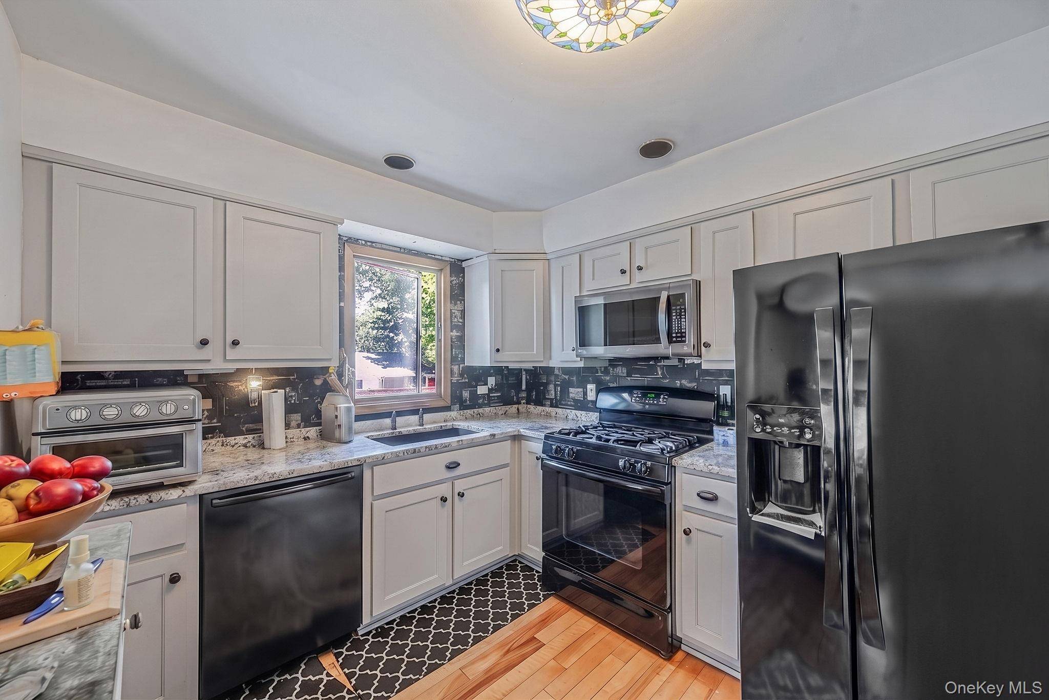 Maison de 3 Chambres à Vendre à Lake Ronkonkoma, New York, États-Unis - 6
