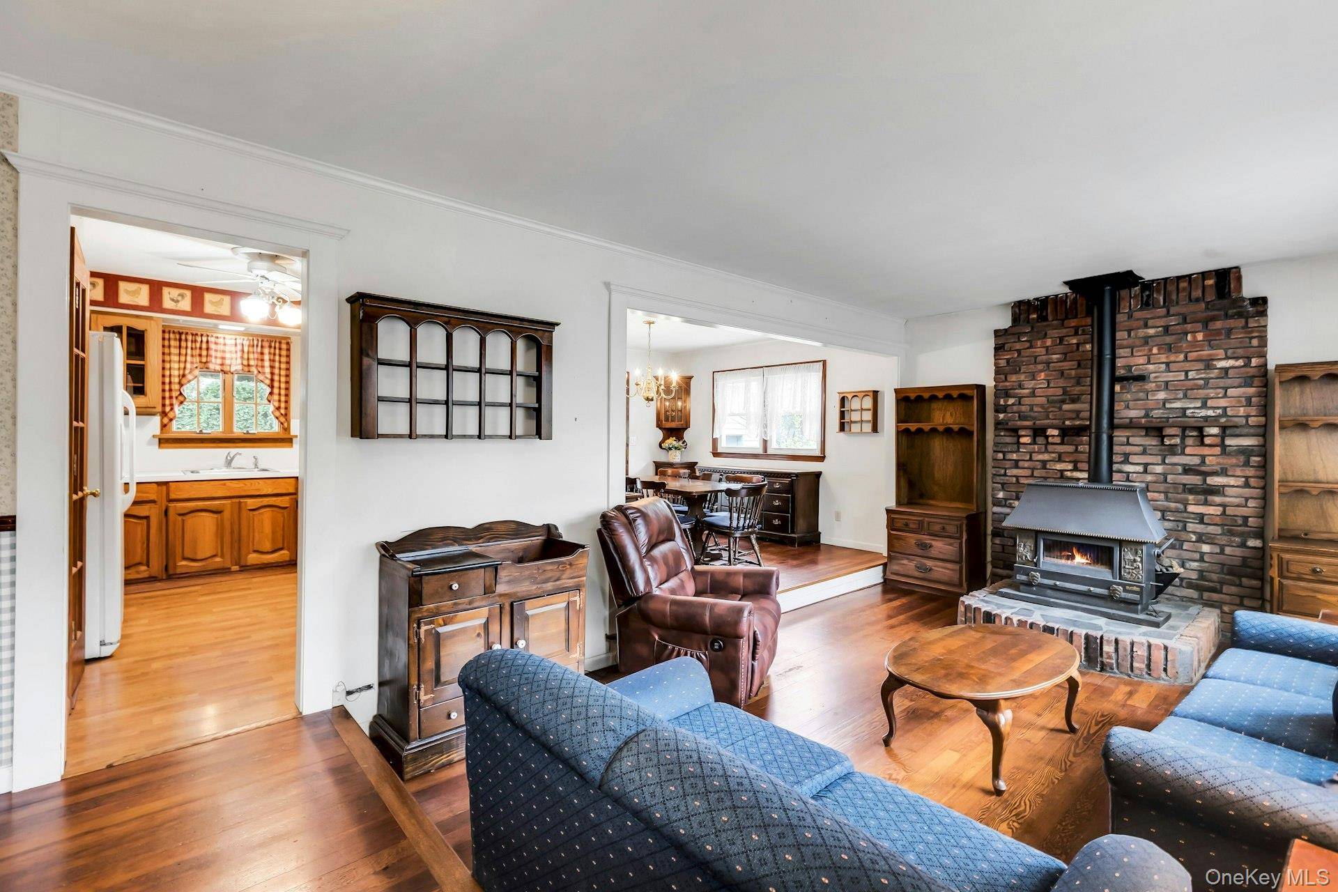 Maison de 3 Chambres à Vendre à Lake Ronkonkoma, New York, États-Unis - 4