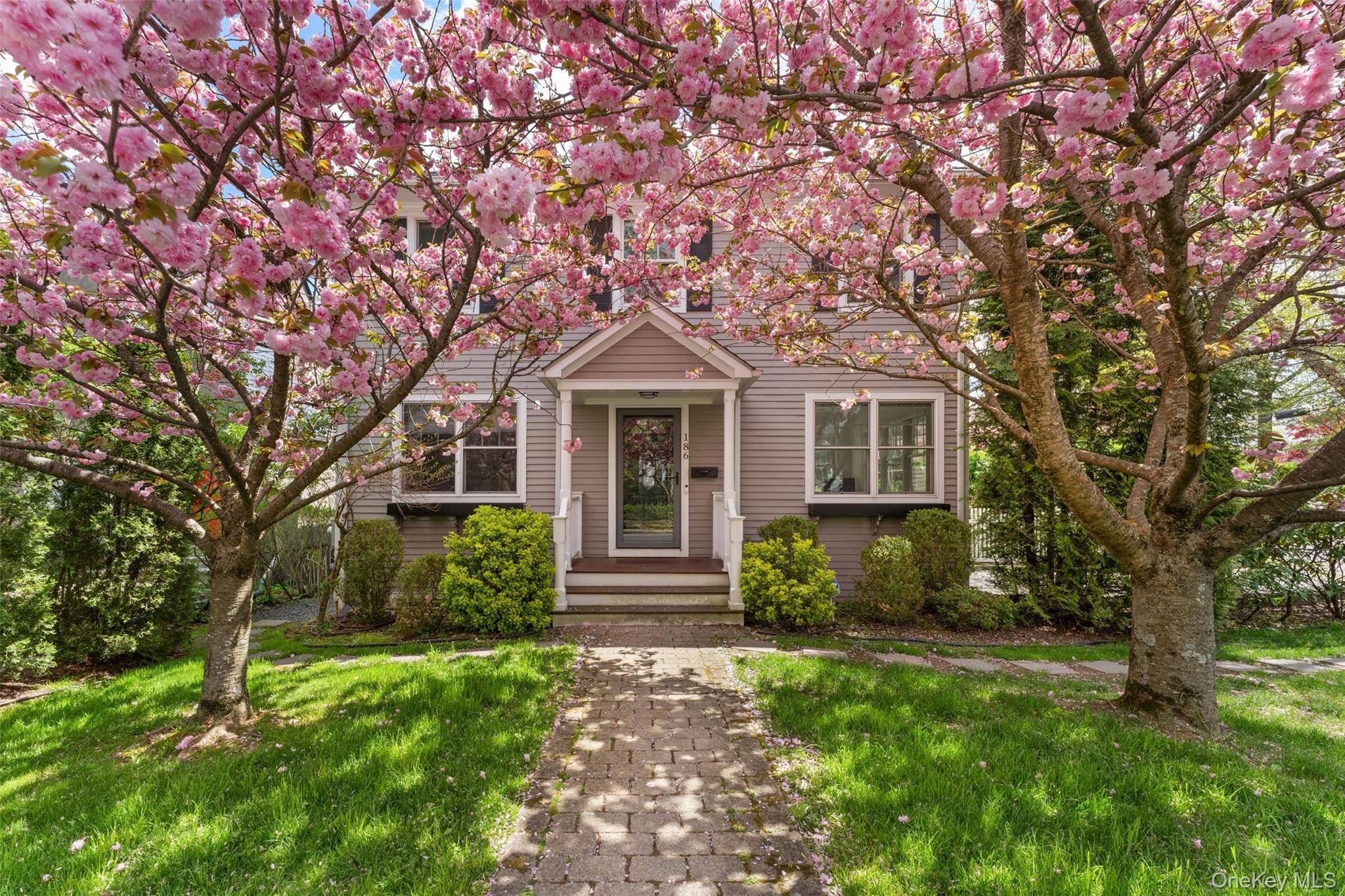 Casa com 3 Quartos à Venda em Larchmont - Nova Iorque - EUA - 1