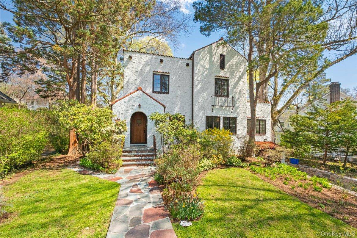 Casa de 3 Dormitorios en Venta en Larchmont - Nueva York - EE. UU. - 1
