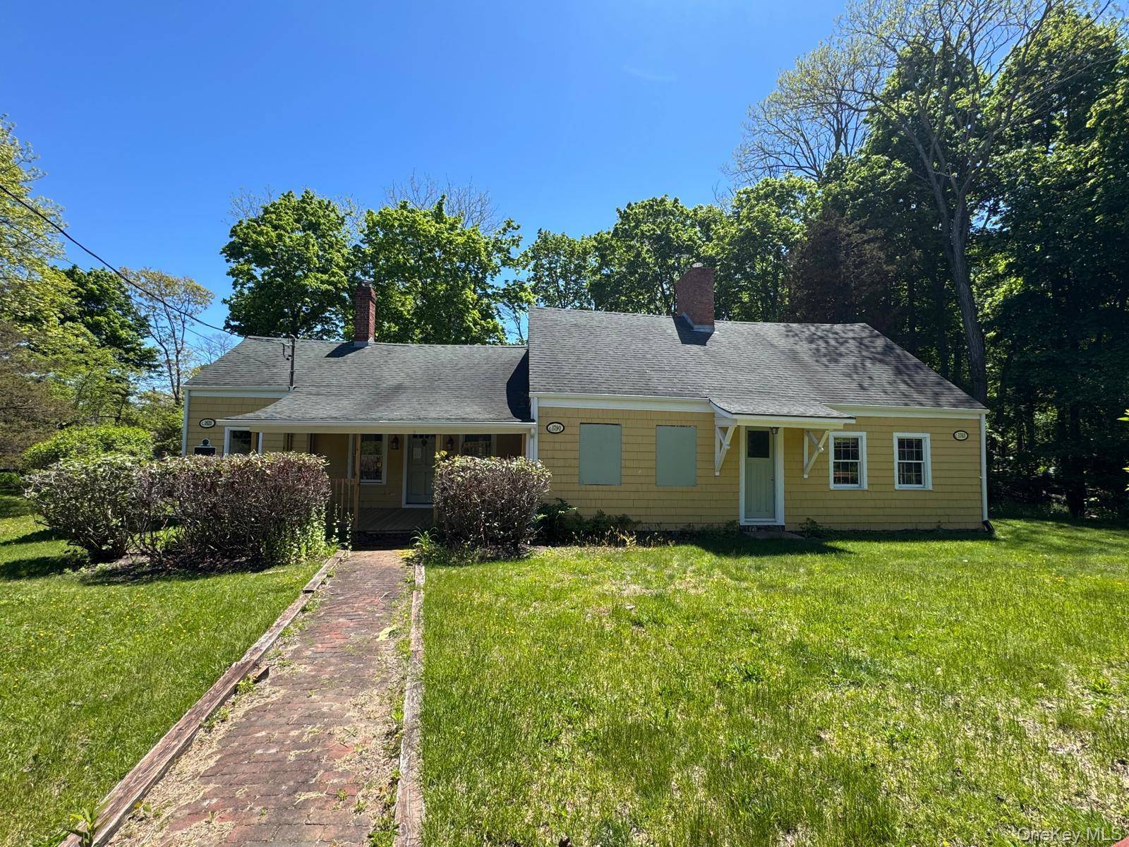 Casa de 3 Dormitorios en Venta en Laurel - Nueva York - EE. UU. - 1