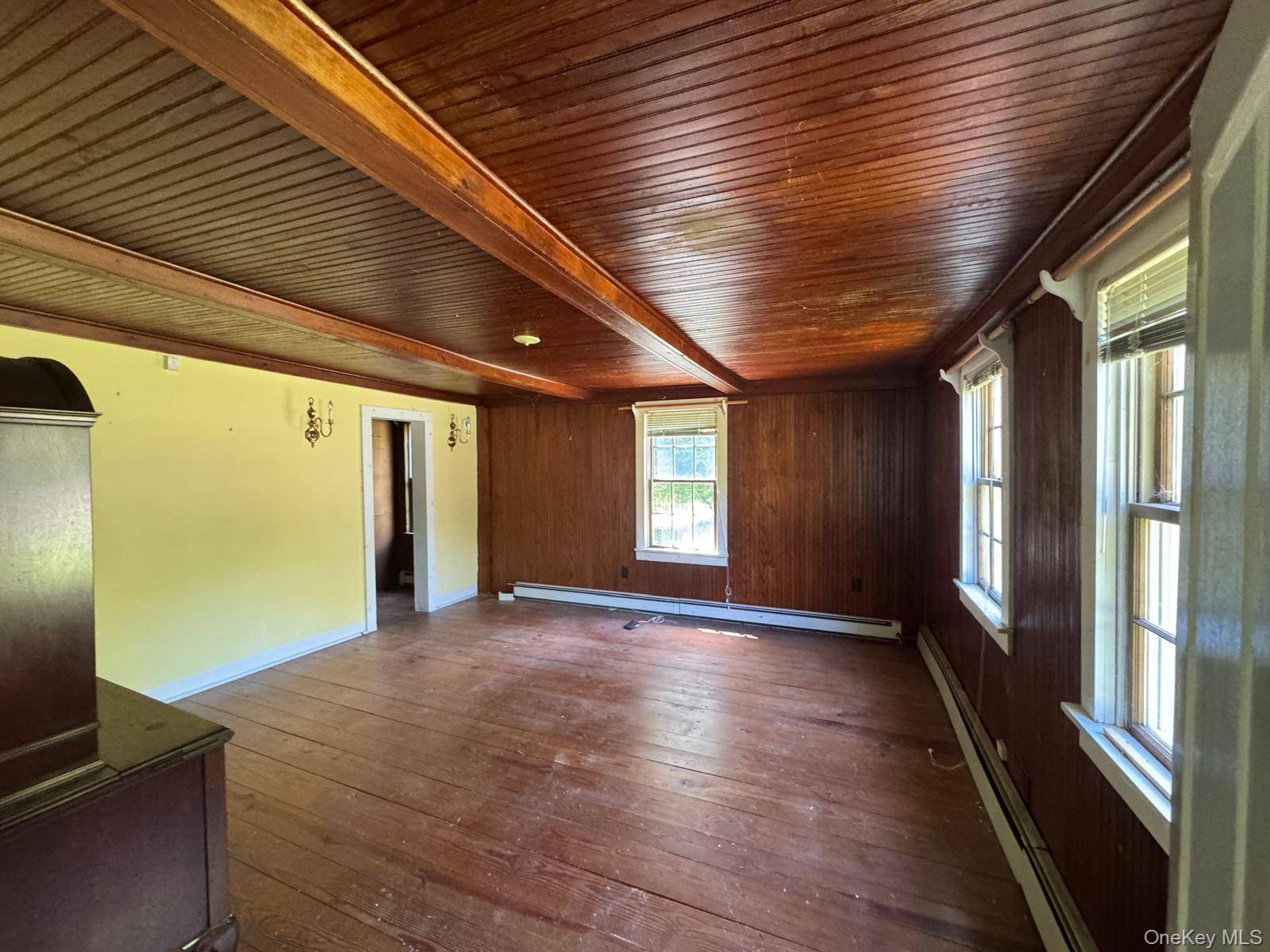 Casa de 3 Dormitorios en Venta en Laurel - Nueva York - EE. UU. - 5