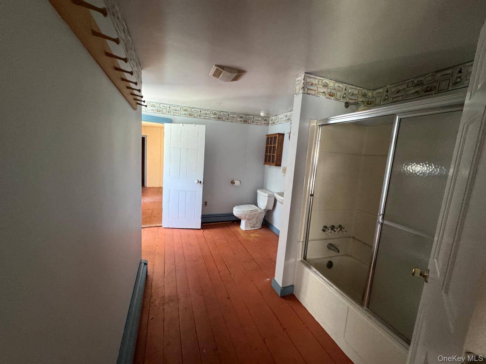 Casa de 3 Dormitorios en Venta en Laurel - Nueva York - EE. UU. - 6