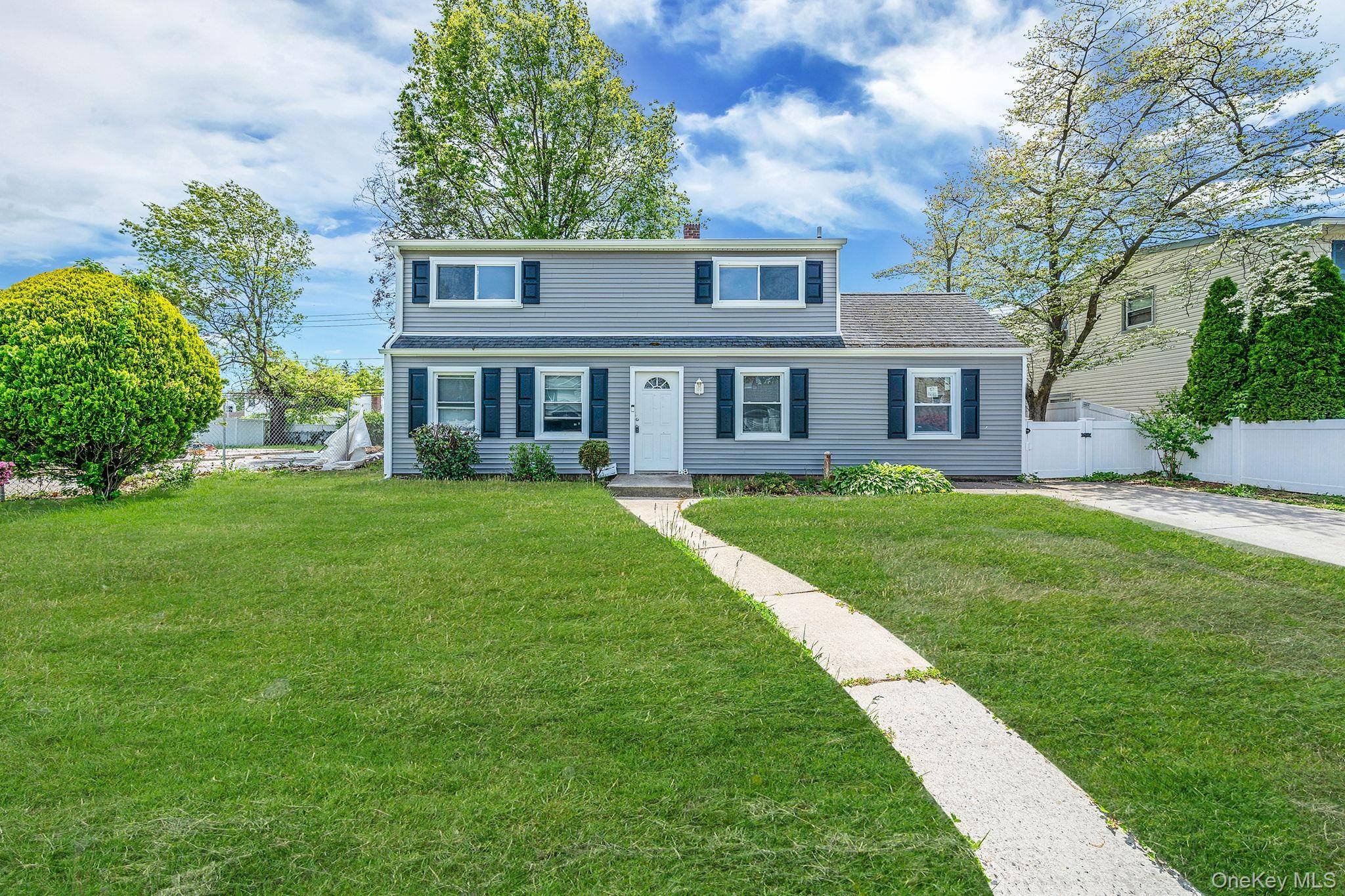 Casa com 3 Quartos à Venda em Levittown - Nova Iorque - EUA - 2
