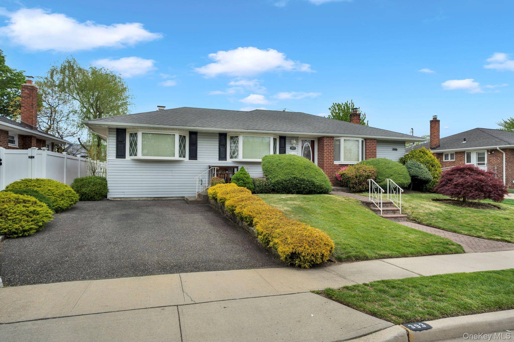 Casa com 3 Quartos à Venda em Levittown - Nova Iorque - EUA - 2